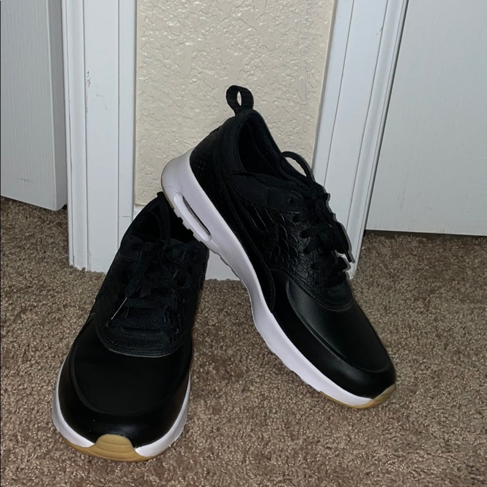 Gently worn Nike AirMax Thea Black